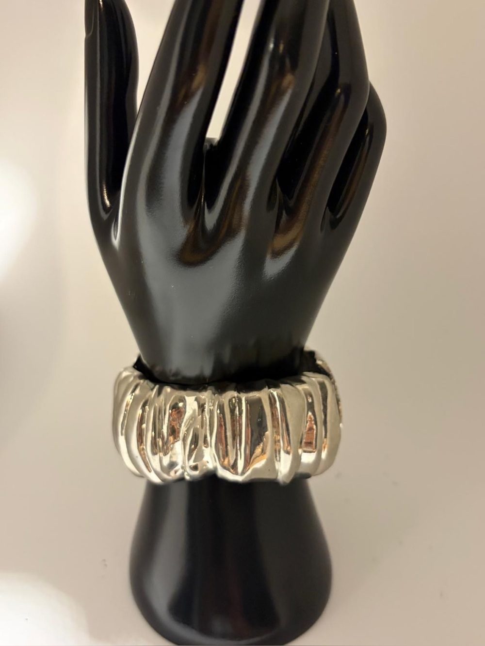 Sculpted Ribbed Silver-Tone Stretch Bracelet